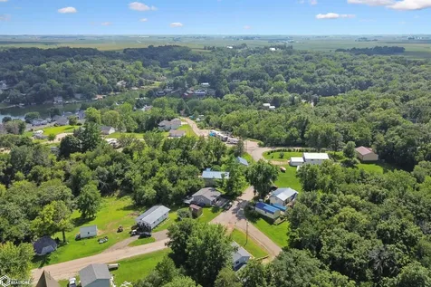 5191 Skyline Drive Brooklyn IA 52211