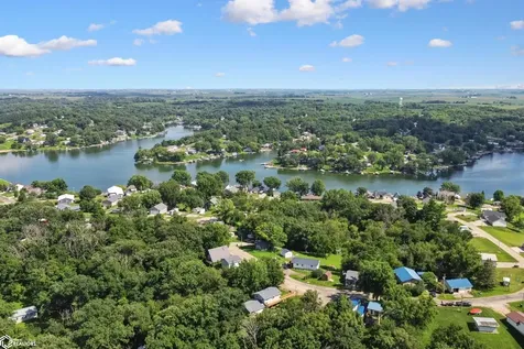 5191 Skyline Drive Brooklyn IA 52211