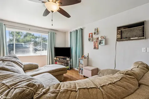 5191 Skyline Drive Brooklyn IA 52211