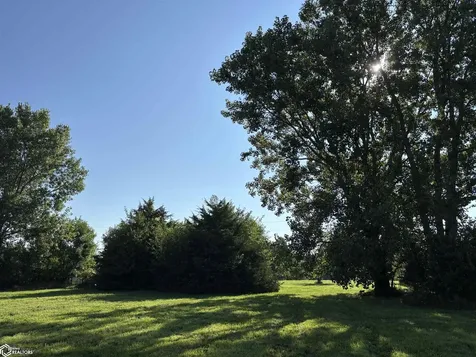 2008 N B Street Fairfield IA 52556