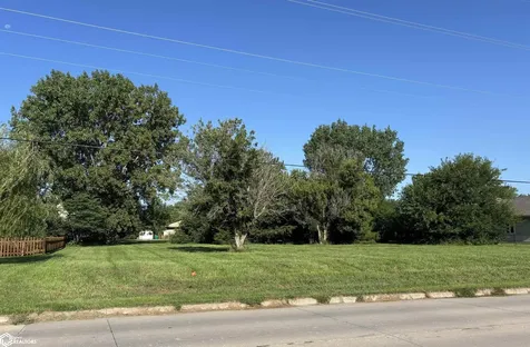 2008 N B Street Fairfield IA 52556