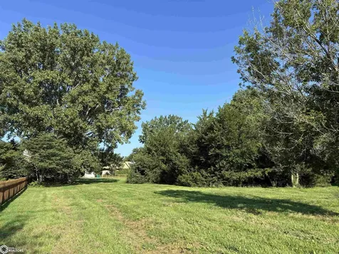 2008 N B Street Fairfield IA 52556