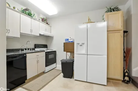 5632 Clubhouse Drive Burlington IA 52601