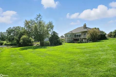 5632 Clubhouse Drive Burlington IA 52601