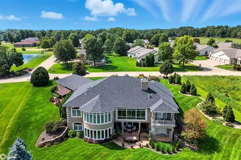 5632 Clubhouse Drive Burlington IA 52601