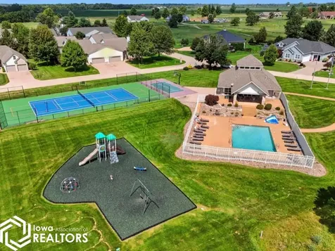 5632 Clubhouse Drive Burlington IA 52601