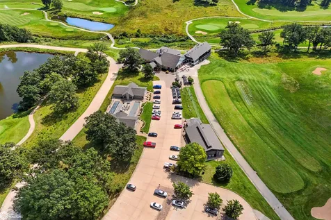 5632 Clubhouse Drive Burlington IA 52601