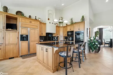 5632 Clubhouse Drive Burlington IA 52601