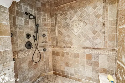 2775 Osburn Avenue Oskaloosa IA 52577