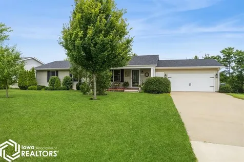 1714 Neil Pella IA 50219