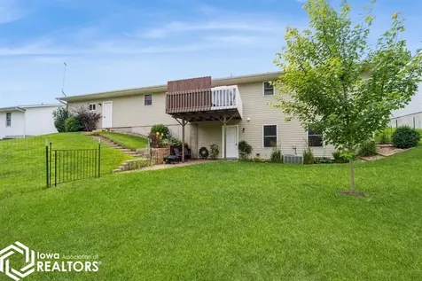 1714 Neil Pella IA 50219
