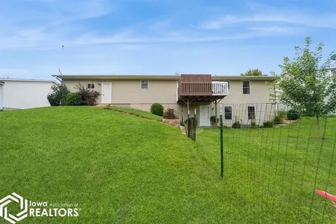 1714 Neil Pella IA 50219