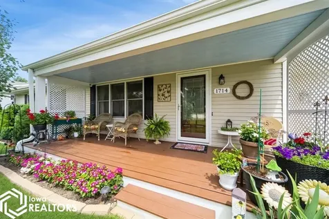 1714 Neil Pella IA 50219