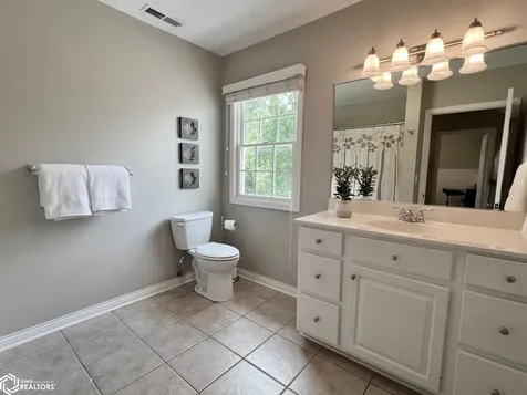 1149 W 28th Street S Newton IA 50208