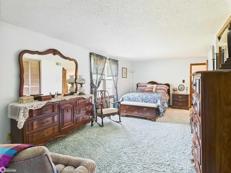 3370 Mississippi River Road Keokuk IA 52632