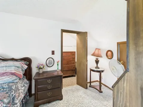 3370 Mississippi River Road Keokuk IA 52632