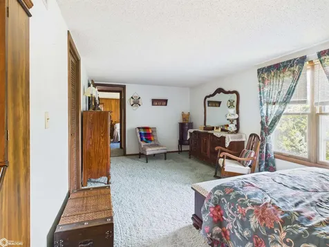 3370 Mississippi River Road Keokuk IA 52632