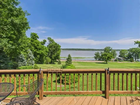 3370 Mississippi River Road Keokuk IA 52632
