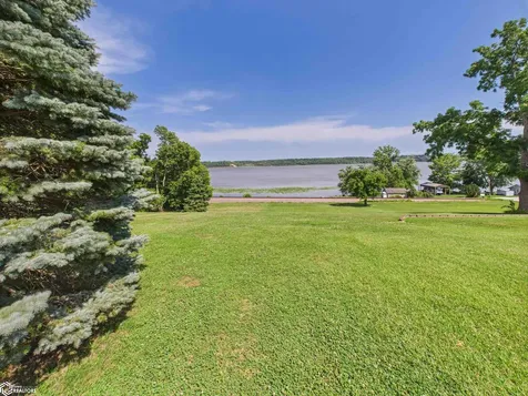 3370 Mississippi River Road Keokuk IA 52632