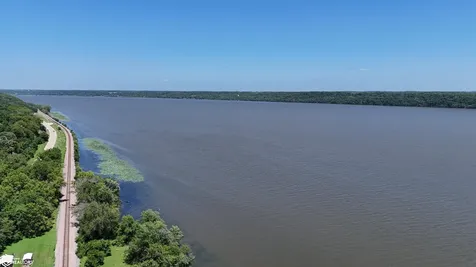 3370 Mississippi River Road Keokuk IA 52632