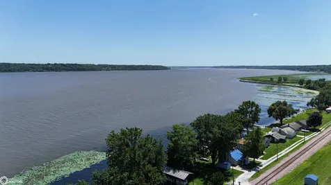 3370 Mississippi River Road Keokuk IA 52632