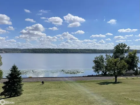 3370 Mississippi River Road Keokuk IA 52632