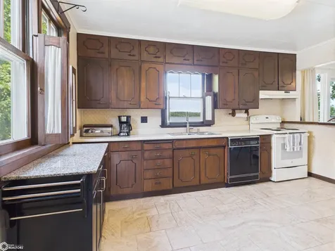 3370 Mississippi River Road Keokuk IA 52632
