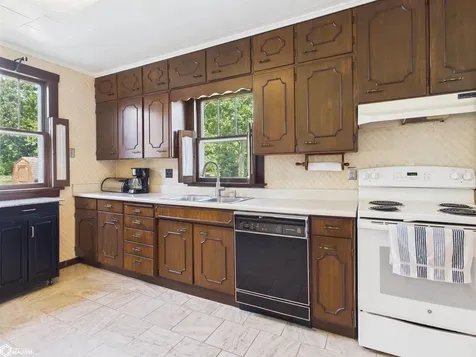 3370 Mississippi River Road Keokuk IA 52632