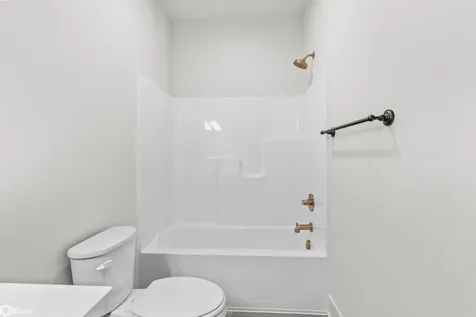 2356 River Road Iowa Falls IA 50126