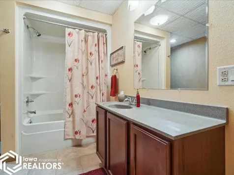 11000 Wildlife Lakes Drive West Burlington IA 52655