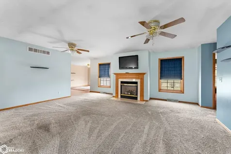 920 S 4th Street Wapello IA 52653