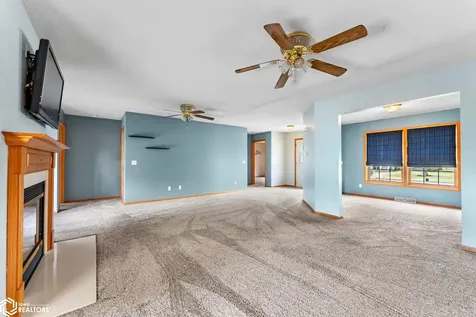 920 S 4th Street Wapello IA 52653