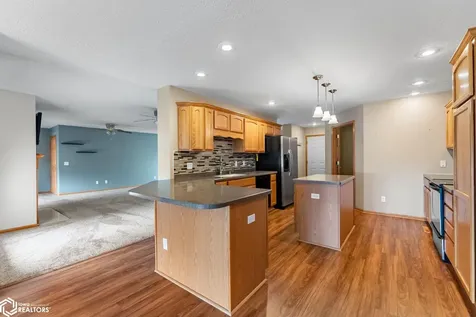 920 S 4th Street Wapello IA 52653