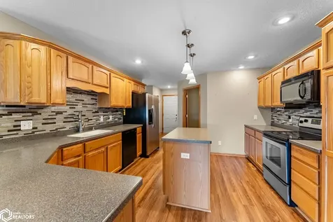 920 S 4th Street Wapello IA 52653