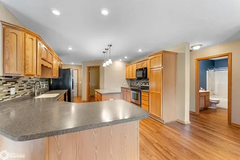 920 S 4th Street Wapello IA 52653