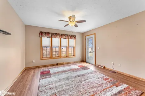 920 S 4th Street Wapello IA 52653