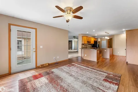 920 S 4th Street Wapello IA 52653