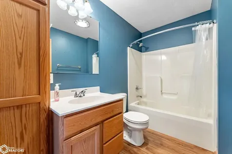 920 S 4th Street Wapello IA 52653