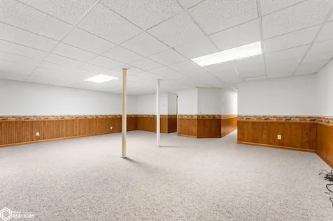 920 S 4th Street Wapello IA 52653