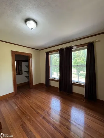 603 W Pleasant Valley Street Sigourney IA 52591