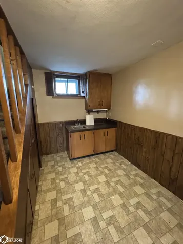 603 W Pleasant Valley Street Sigourney IA 52591
