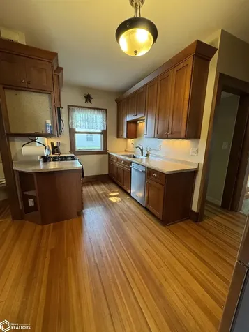 603 W Pleasant Valley Street Sigourney IA 52591