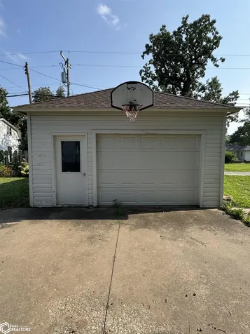 603 W Pleasant Valley Street Sigourney IA 52591