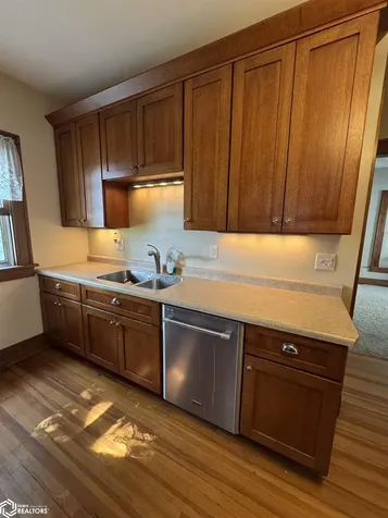 603 W Pleasant Valley Street Sigourney IA 52591