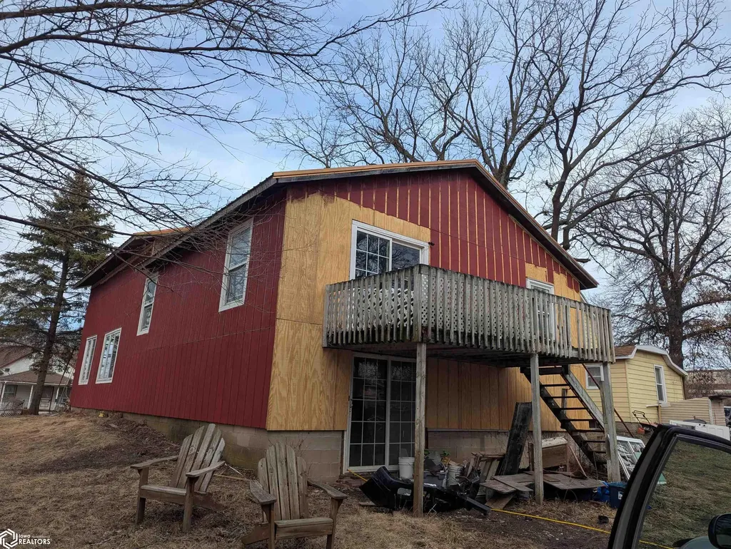 706 W Briggs Avenue Fairfield IA 52556