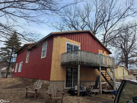 706 W Briggs Avenue Fairfield IA 52556