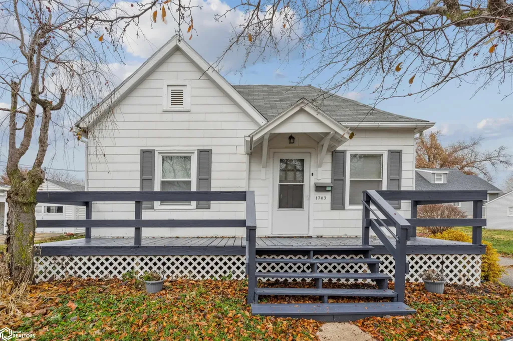 1703 W State Street Marshalltown IA 50158