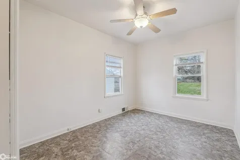 1703 W State Street Marshalltown IA 50158