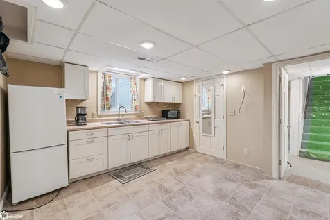 1703 W State Street Marshalltown IA 50158