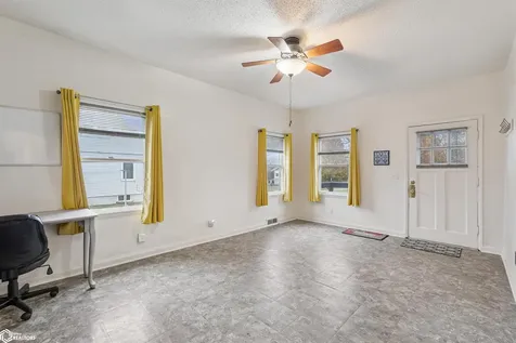 1703 W State Street Marshalltown IA 50158